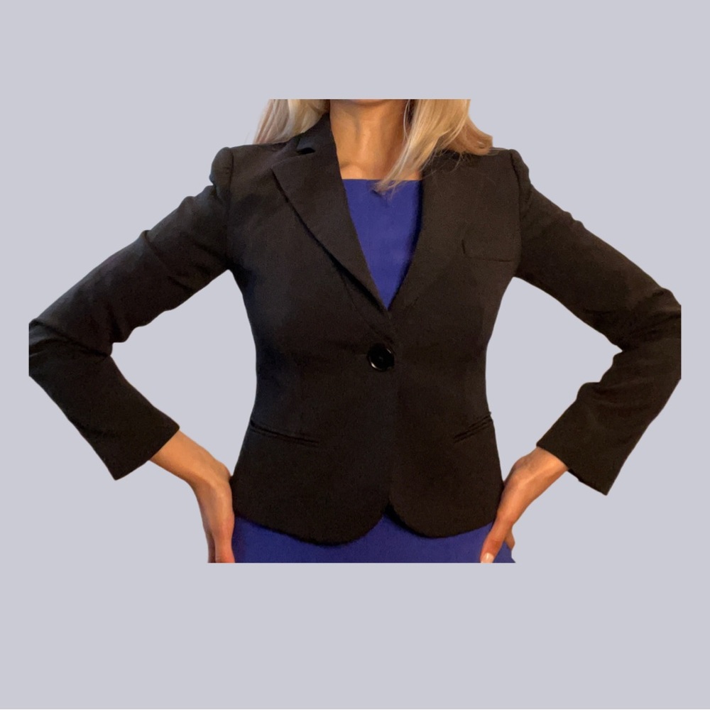 Emporio Armani black cropped blazer 🖤 - Picture 13 of 14